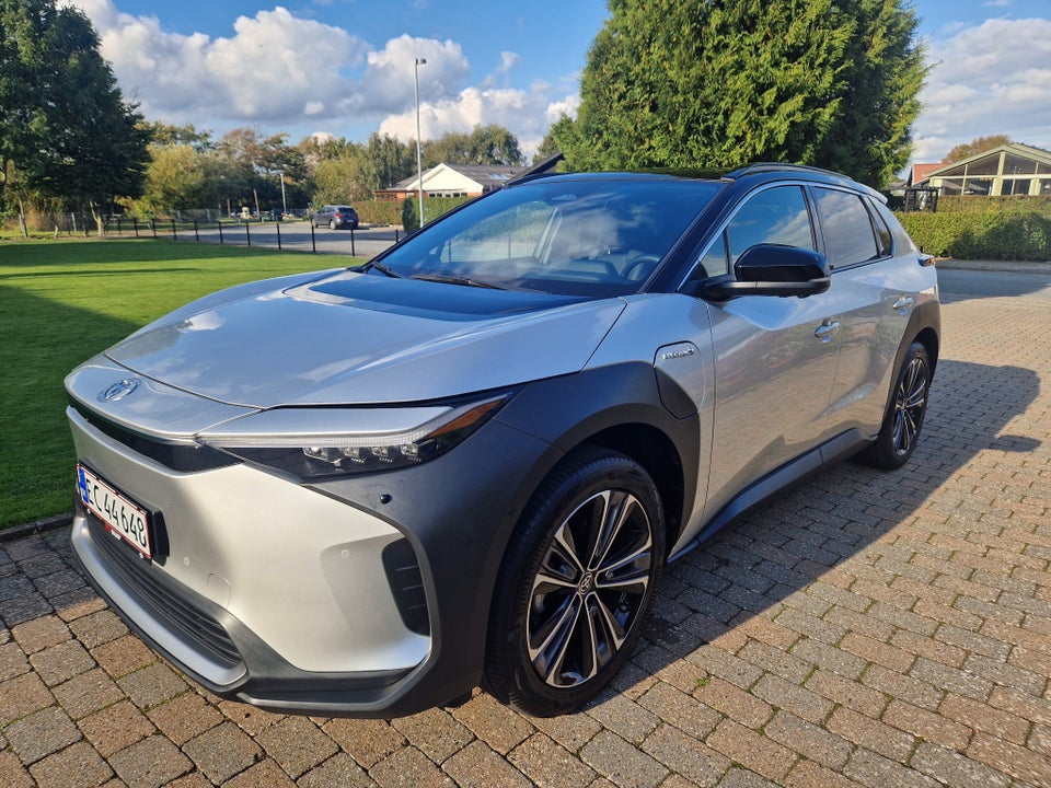 Toyota bZ4X Executive Premium 5d