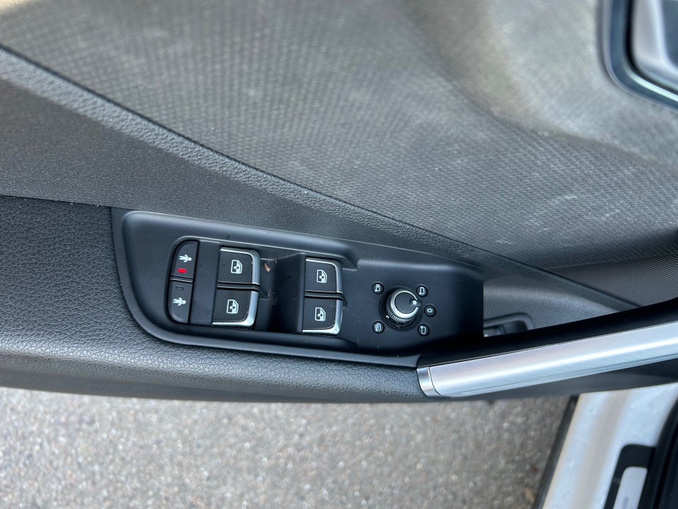 Audi Q2 30 TDi Prestige S-tr. 5d