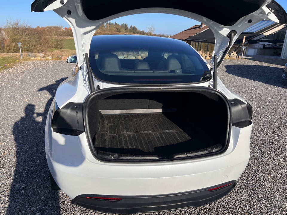 Tesla Model 3 RWD 4d