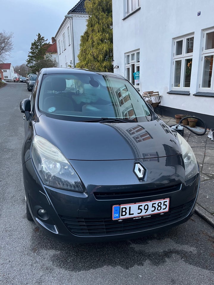 Renault Grand Scenic III 1,9 dCi 130 Expression 7prs 5d