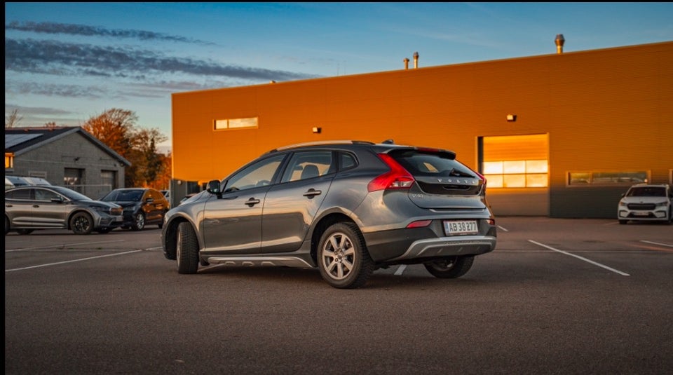 Volvo V40 CC 1,6 D2 115 Kinetic 5d