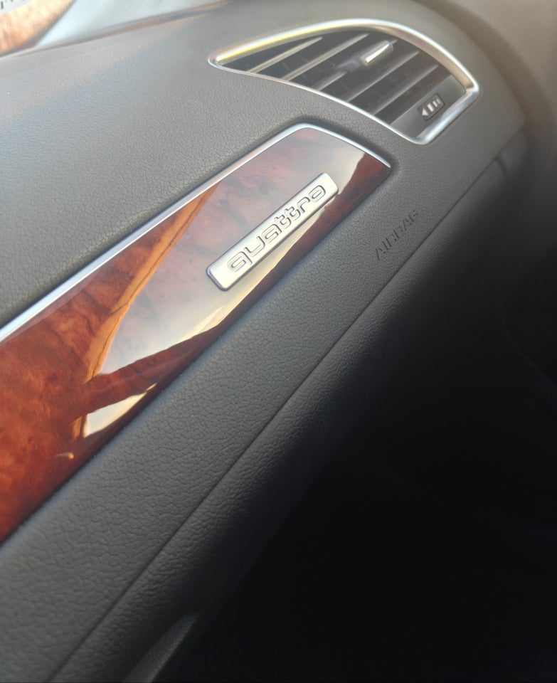 Audi A4 3,2 FSi quattro 4d