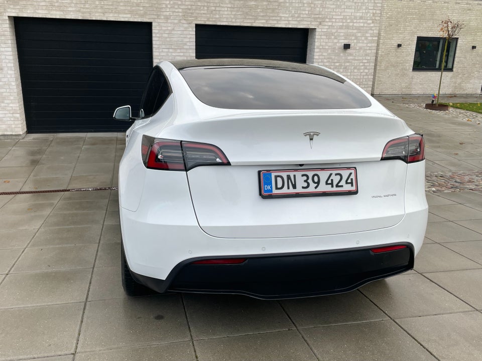 Tesla Model Y Long Range AWD 5d
