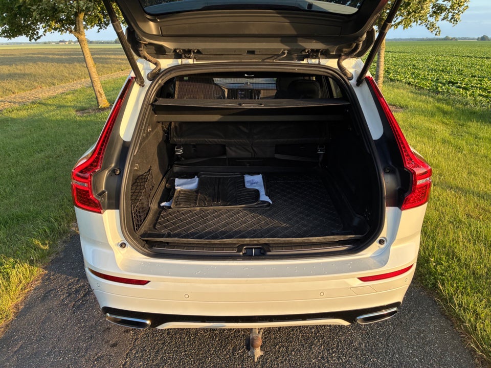 Volvo XC60 2,0 D5 241 R-Design aut. AWD 5d