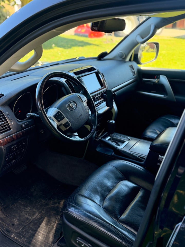 Toyota Land Cruiser 4,5 V8 D-4D T3 aut. Van 5d