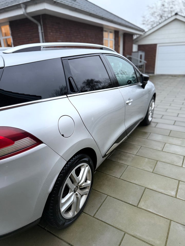 Renault Clio IV 1,5 dCi 90 Limited Sport Tourer 5d