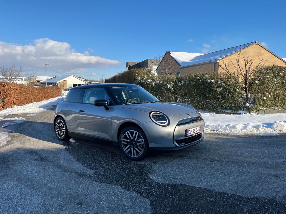 MINI Cooper SE Classic Trim M 3d