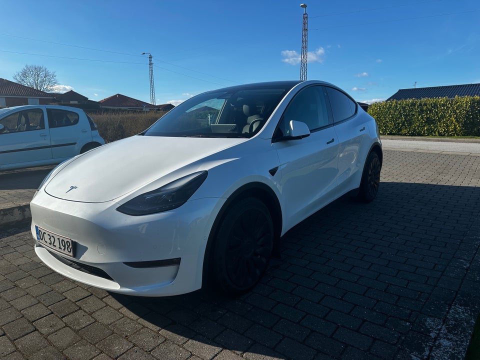 Tesla Model Y Long Range AWD 5d