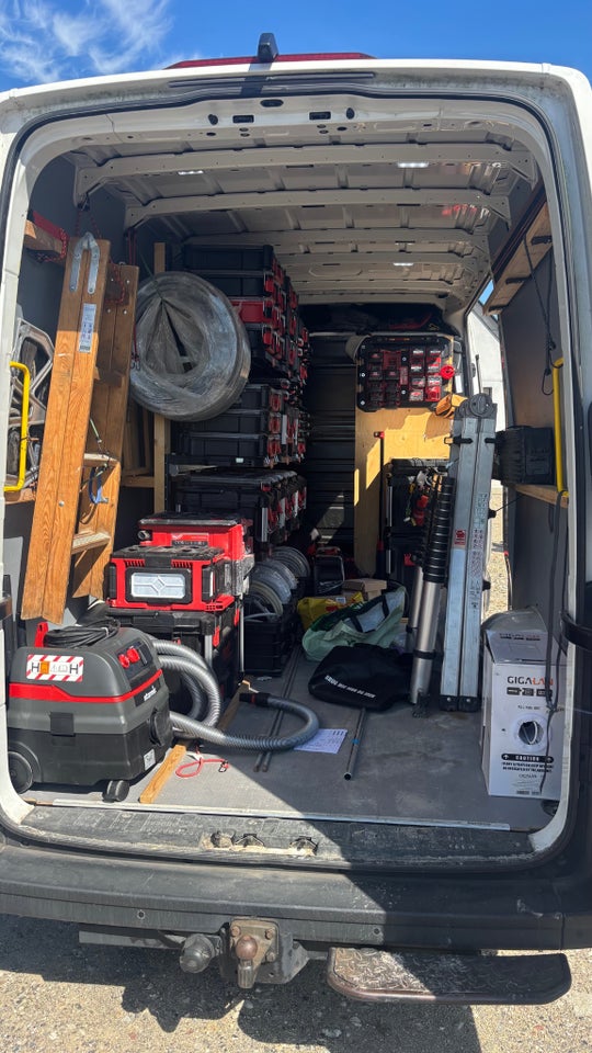VW Crafter 2,0 TDi 163 Kassevogn L