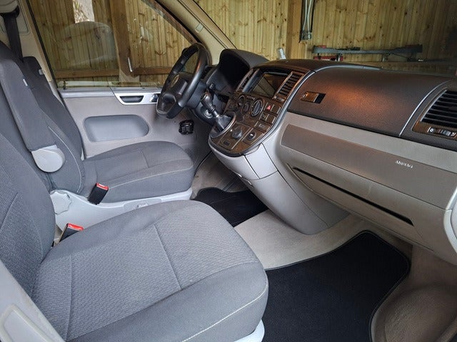 VW California 2,5 TDi 130 Comfortline 4d