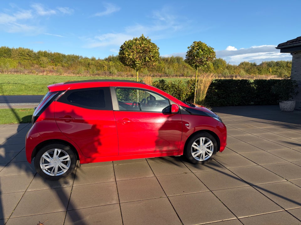 Toyota Aygo 1,0 VVT-i x-wave Sky 5d