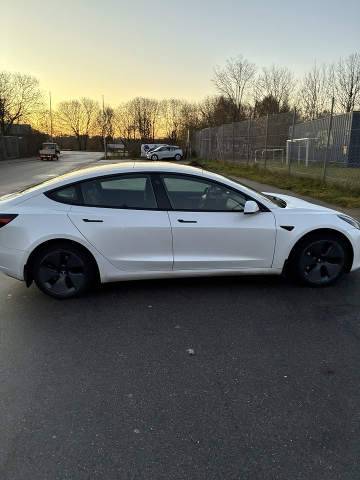Tesla Model 3 Long Range AWD 4d