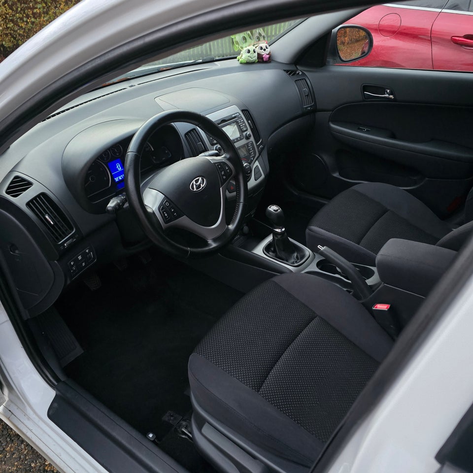 Hyundai i30 1,6 CRDi 90 Blue Drive CW 5d