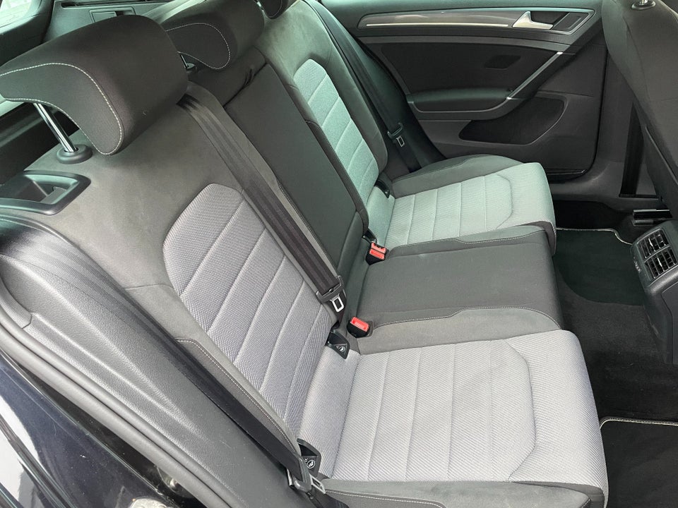 VW Golf VII 1,4 TSi 150 R-line Variant DSG BMT 5d