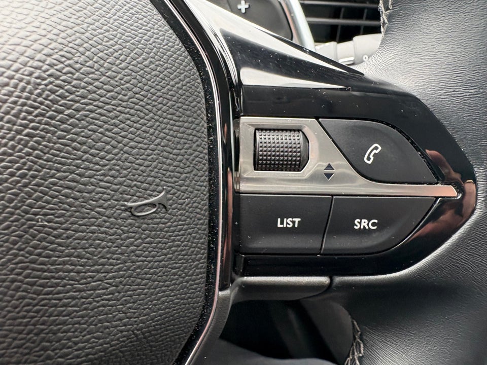 Peugeot 3008 1,6 Hybrid Allure Pack Limited EAT8 5d
