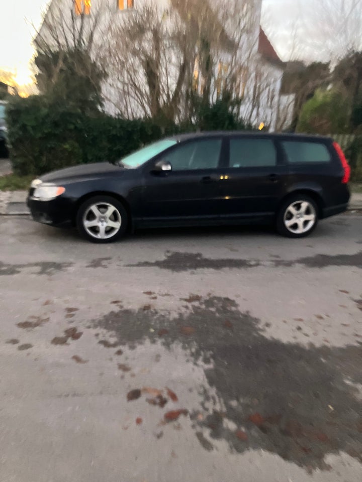 Volvo V70 2,5 T Momentum aut. 5d