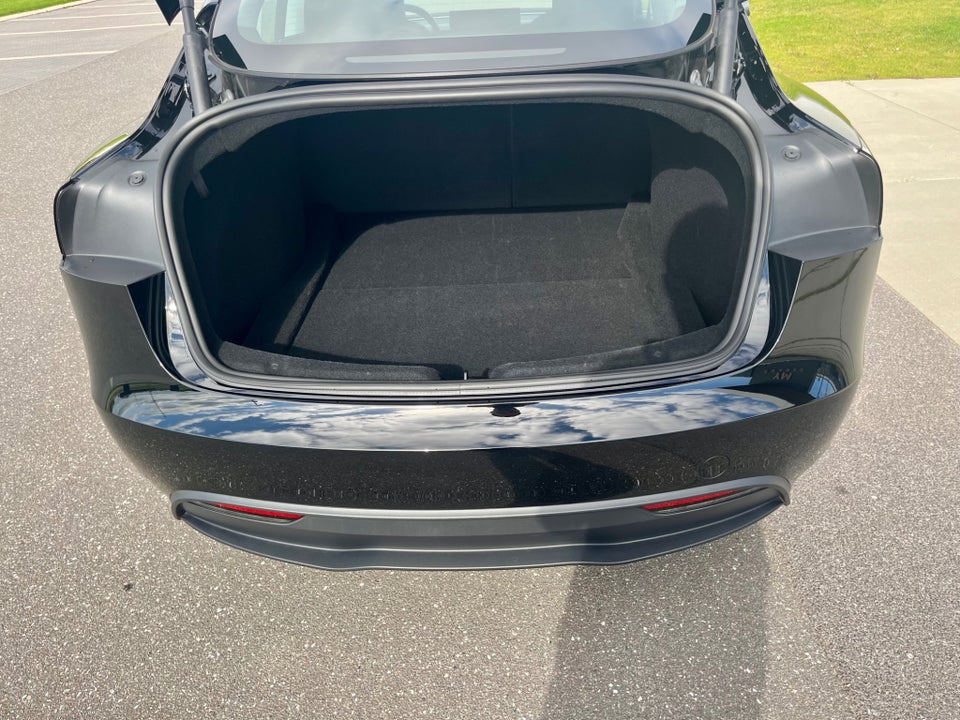 Tesla Model 3 RWD 4d