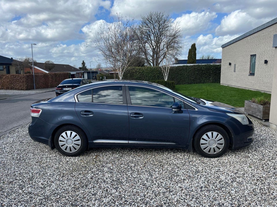 Toyota Avensis 1,8 VVT-i T2 4d