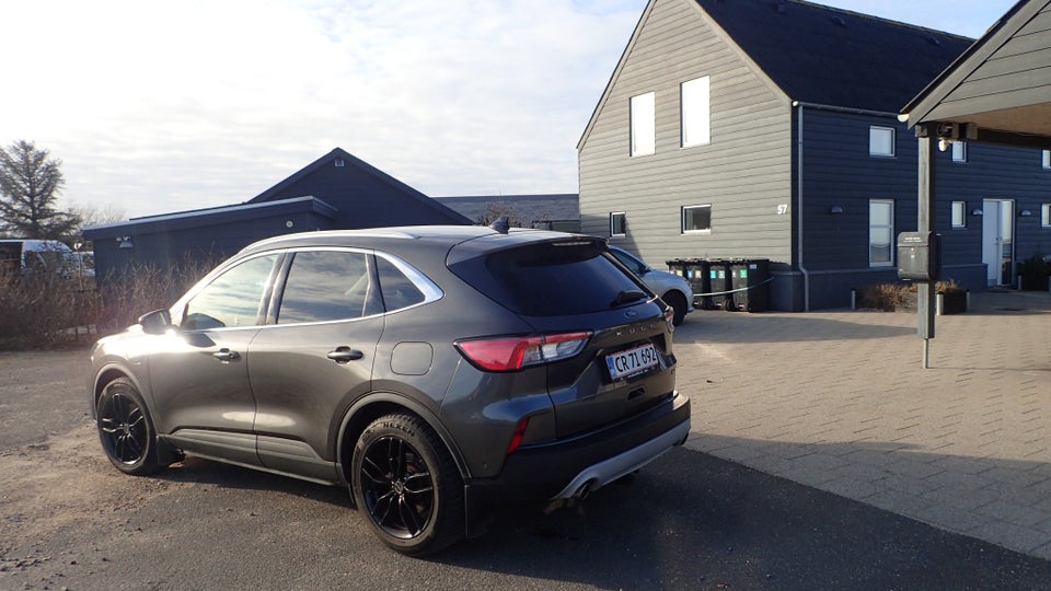 Ford Kuga 2,5 PHEV Titanium X CVT 5d