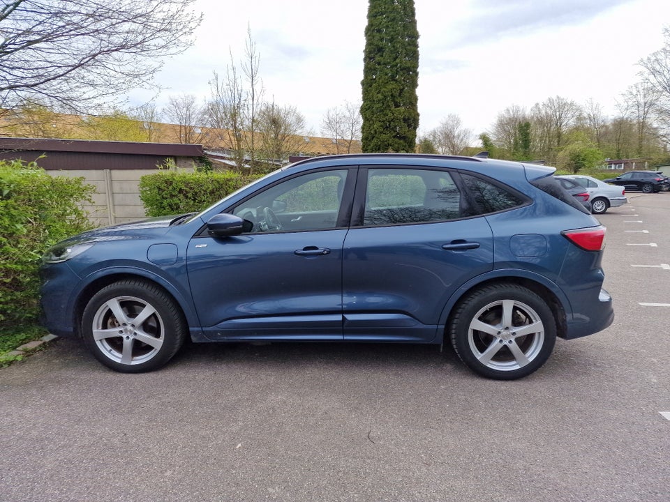 Ford Kuga 2,5 PHEV ST-Line CVT 5d