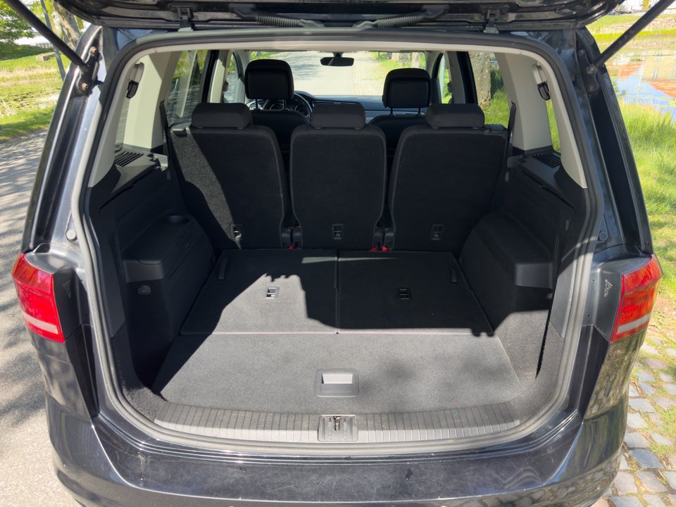 VW Touran 2,0 TDi 150 Comfortline DSG 7prs 5d