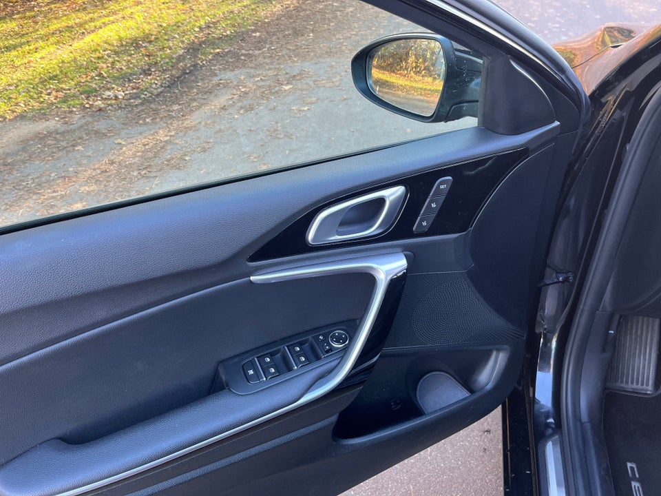 Kia Ceed 1,6 PHEV Upgrade SW DCT 5d