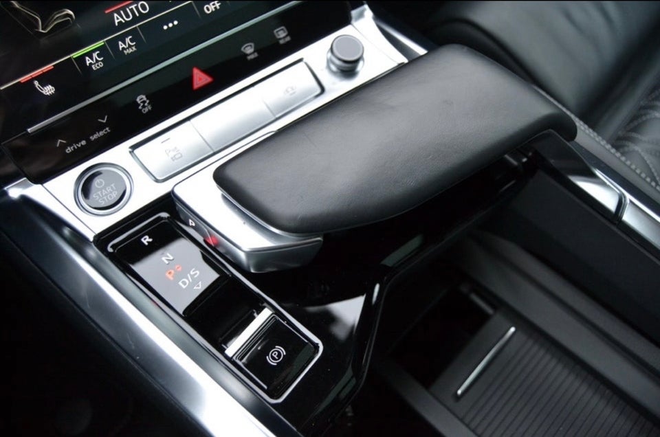 Audi e-tron 55 S-line quattro 5d