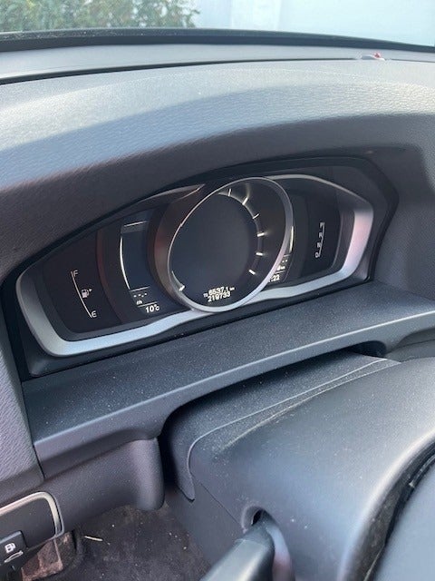 Volvo V60 CC 2,0 D4 190 Momentum aut. 5d