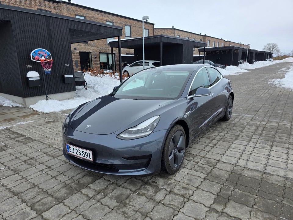 Tesla Model 3 Standard Range+ RWD 4d
