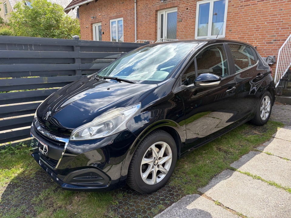 Peugeot 208 1,2 VTi Style 5d