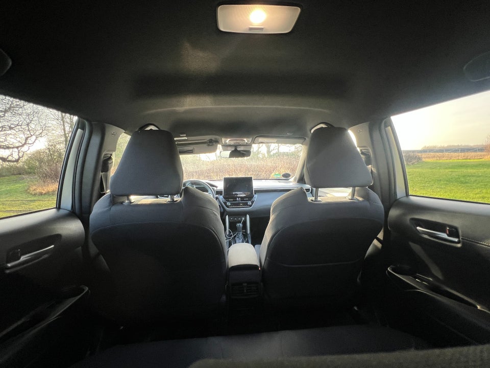 Toyota Corolla Cross 2,0 Hybrid Style CVT 5d