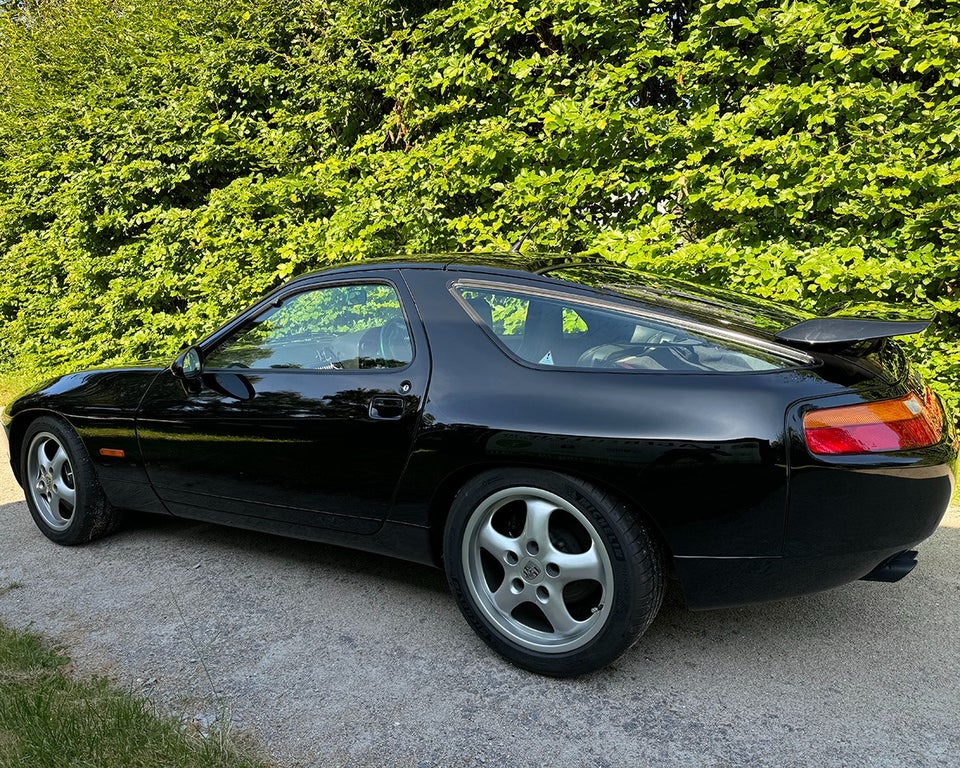 Porsche 928 5,4 GTS aut. 3d