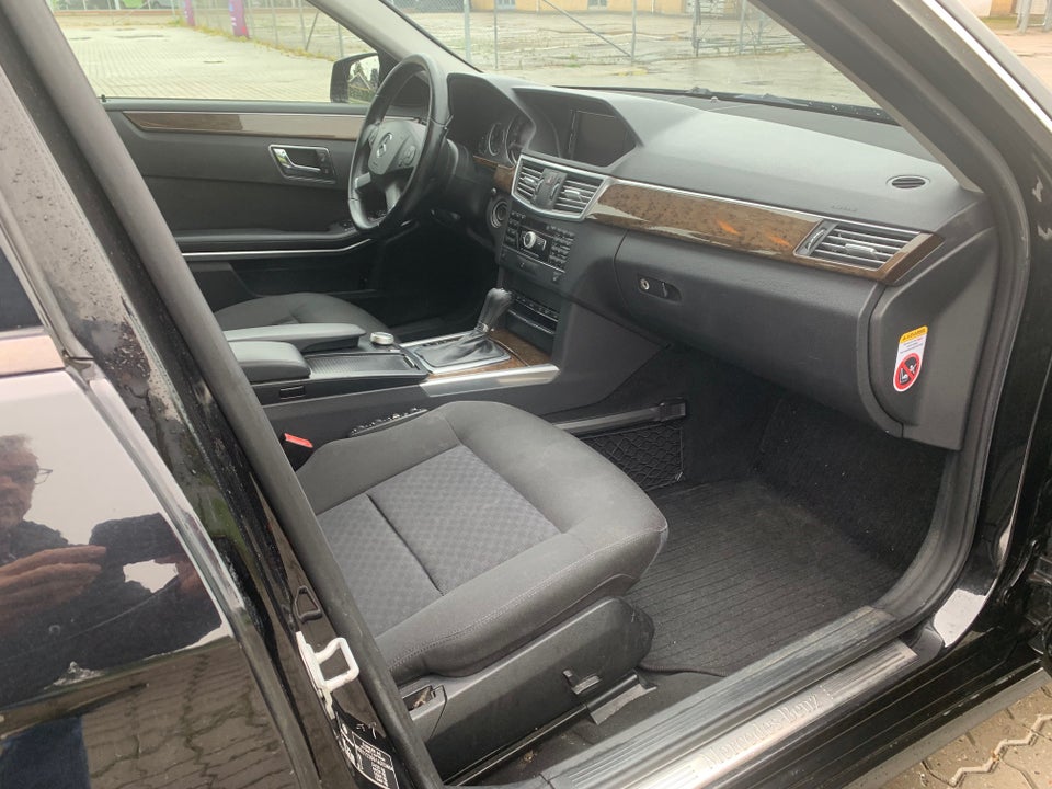 Mercedes E200 2,2 CDi stc. aut. BE 5d