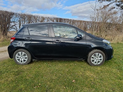 Toyota Yaris 1,3 VVT-i T2 Touch Benzin modelår 2011 km 146000 Sort ABS airbag service ok full, AirCo