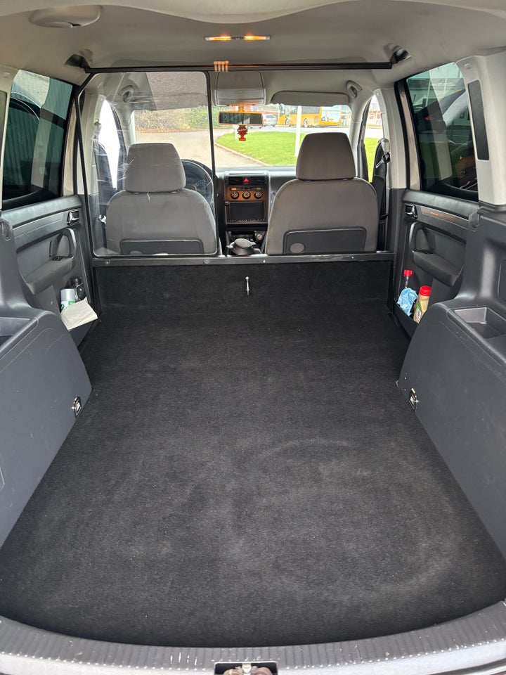 VW Touran 1,9 TDi 100 DSG Van 5d