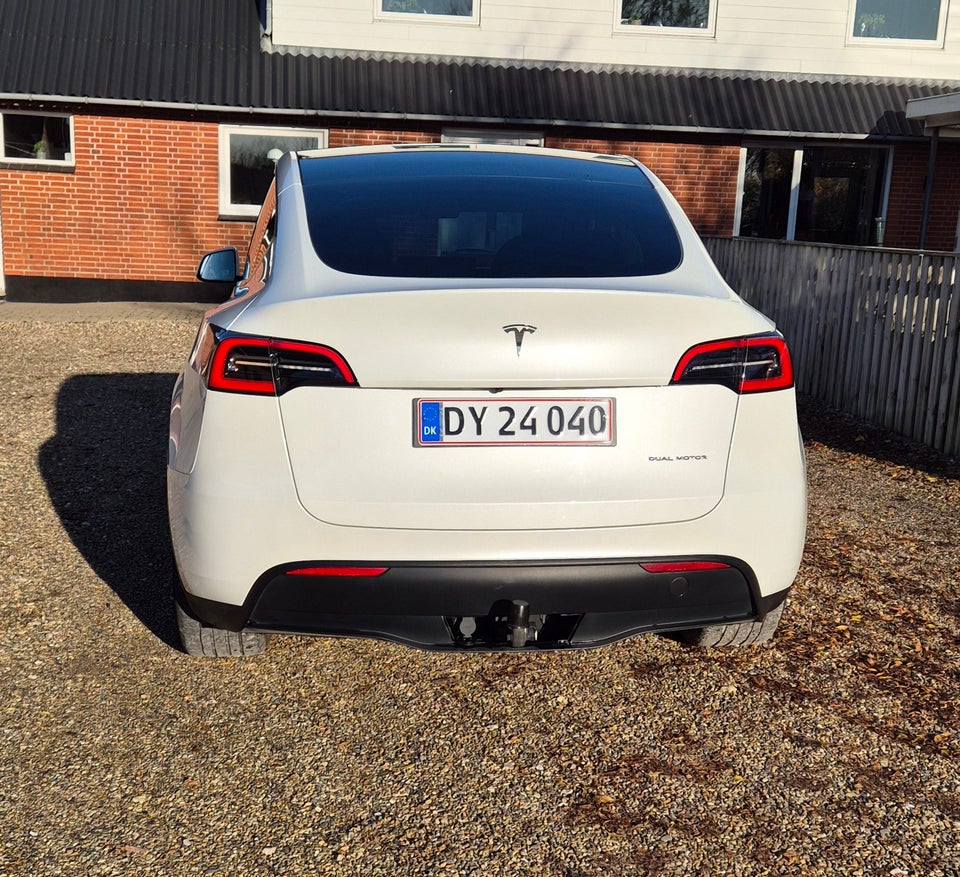 Tesla Model Y Long Range AWD 5d