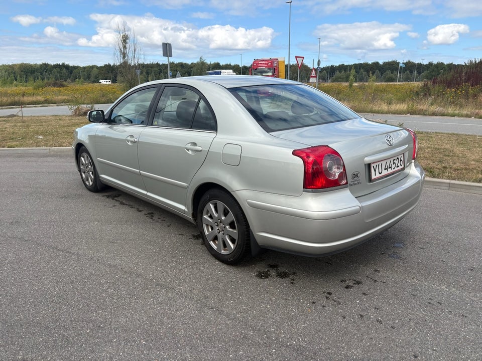 Toyota Avensis 1,8 VVT-i Sol aut. 4d