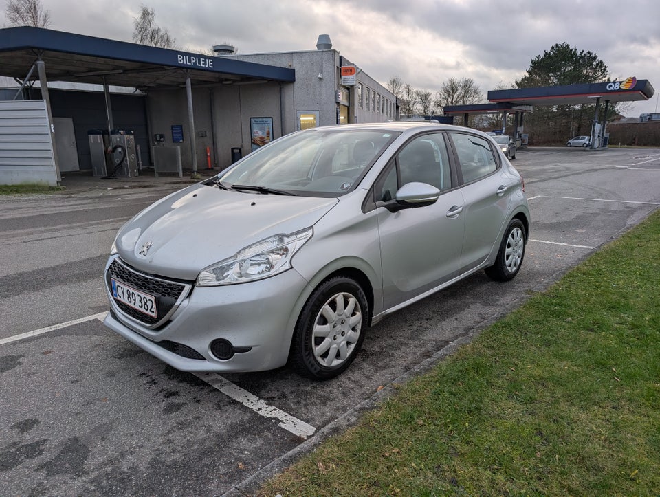 Peugeot 208 1,2 VTi Active 5d