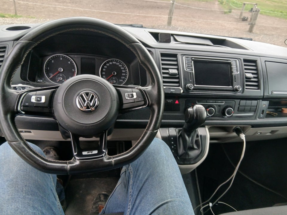 VW Transporter 2,0 TDi 150 Kassevogn DSG lang