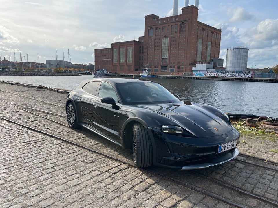 Porsche Taycan 4 Performance+ Cross Turismo 5d