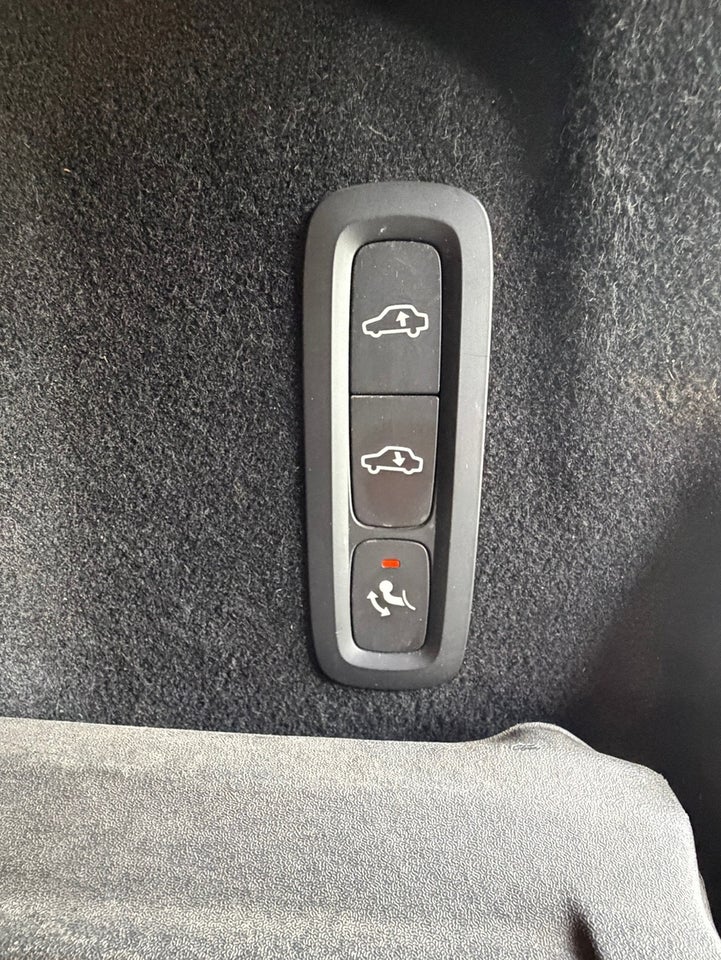 Volvo XC60 2,0 T8 ReCharge Ultimate Dark aut. AWD 5d