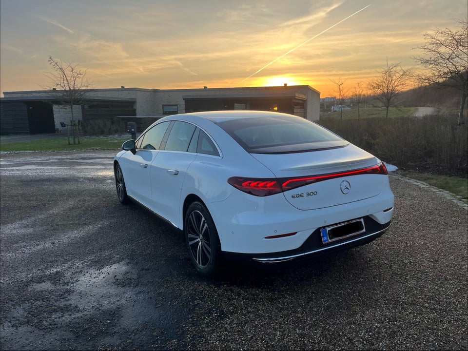 Mercedes EQE300 Electric Art 4d