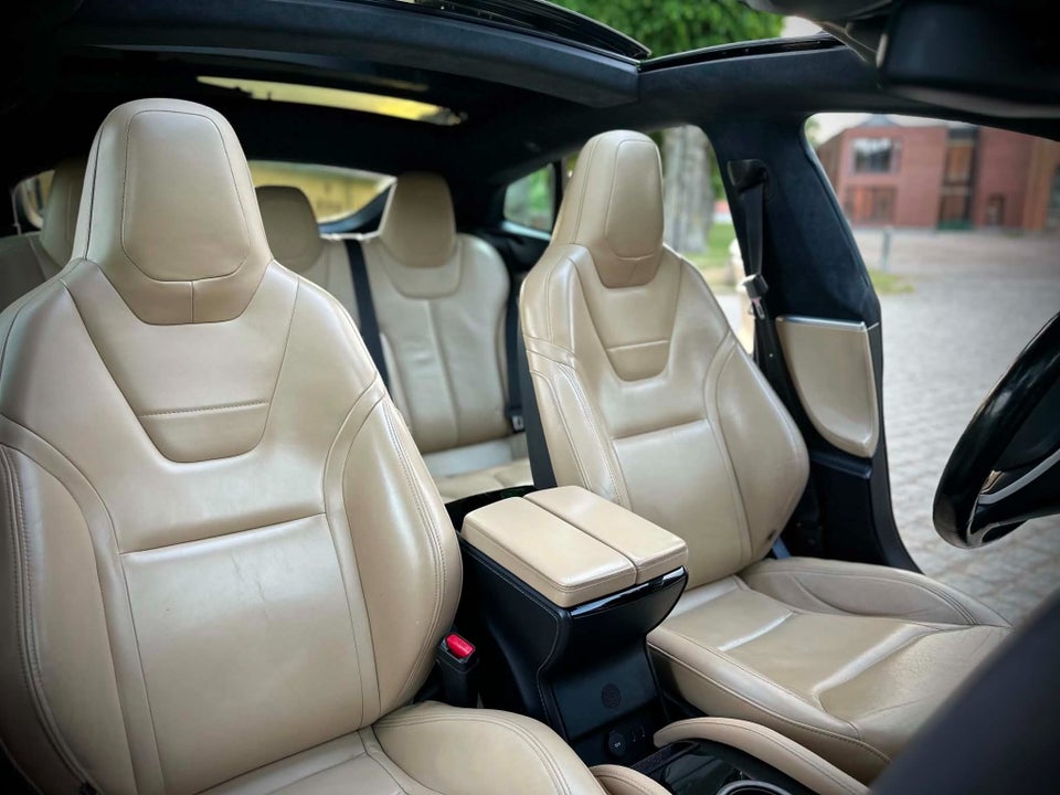 Tesla Model S P90D 5d
