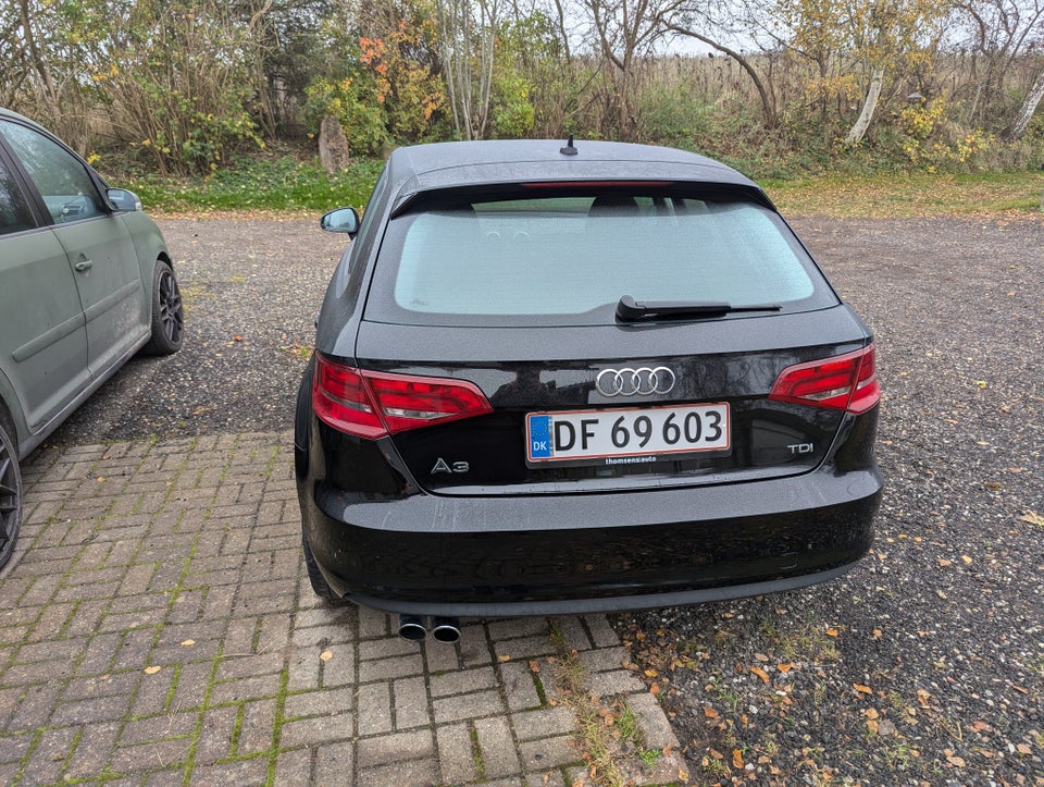 Audi A3 2,0 TDi 150 Ambiente Sportback 5d