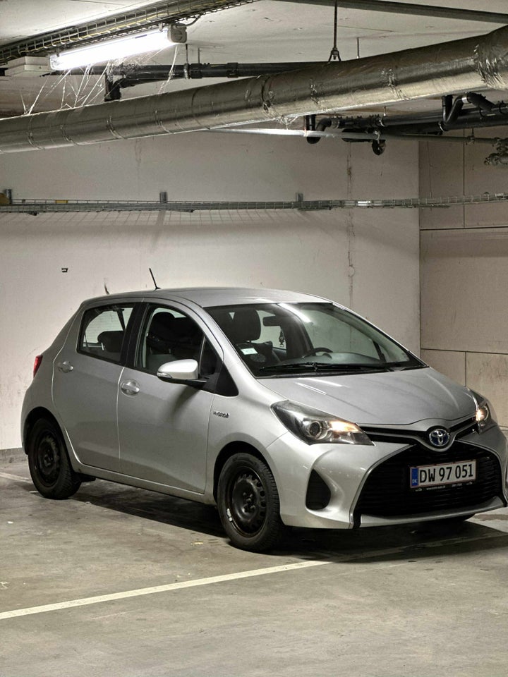 Toyota Yaris 1,5 Hybrid H1 e-CVT 5d