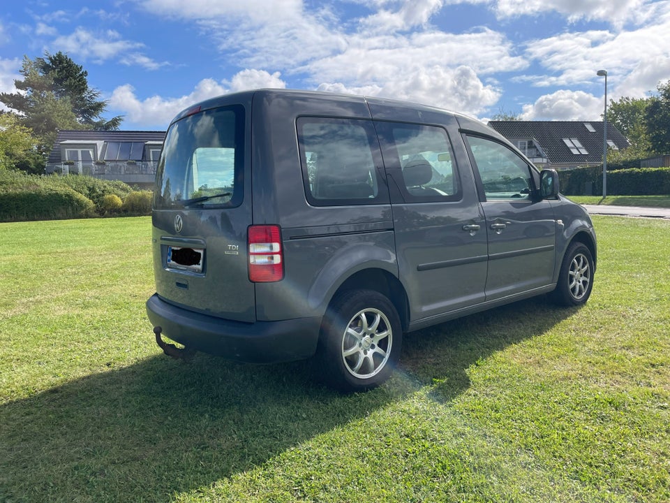 VW Caddy 1,6 TDi 75 Trendline BMT 5d