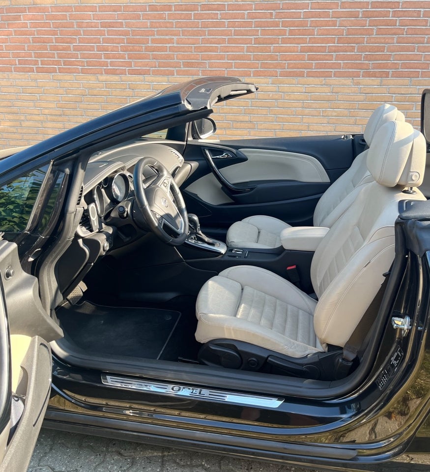 Opel Cascada 1,6 T 170 Cosmo aut. 2d