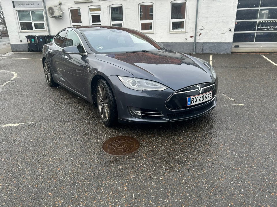 Tesla Model S P85 5d