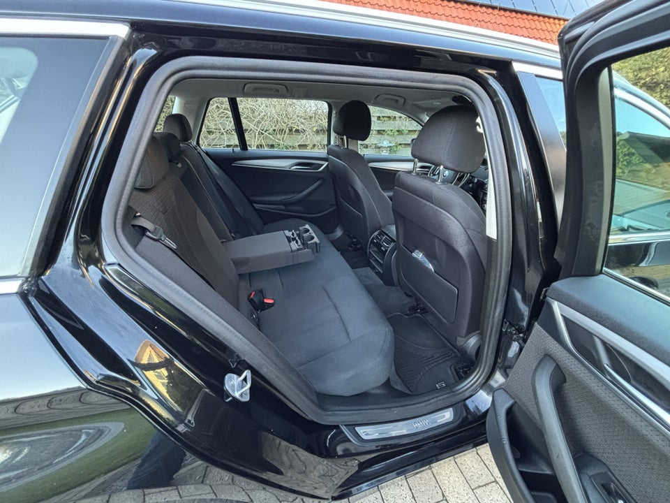 BMW 520d 2,0 Touring Connected aut. 5d