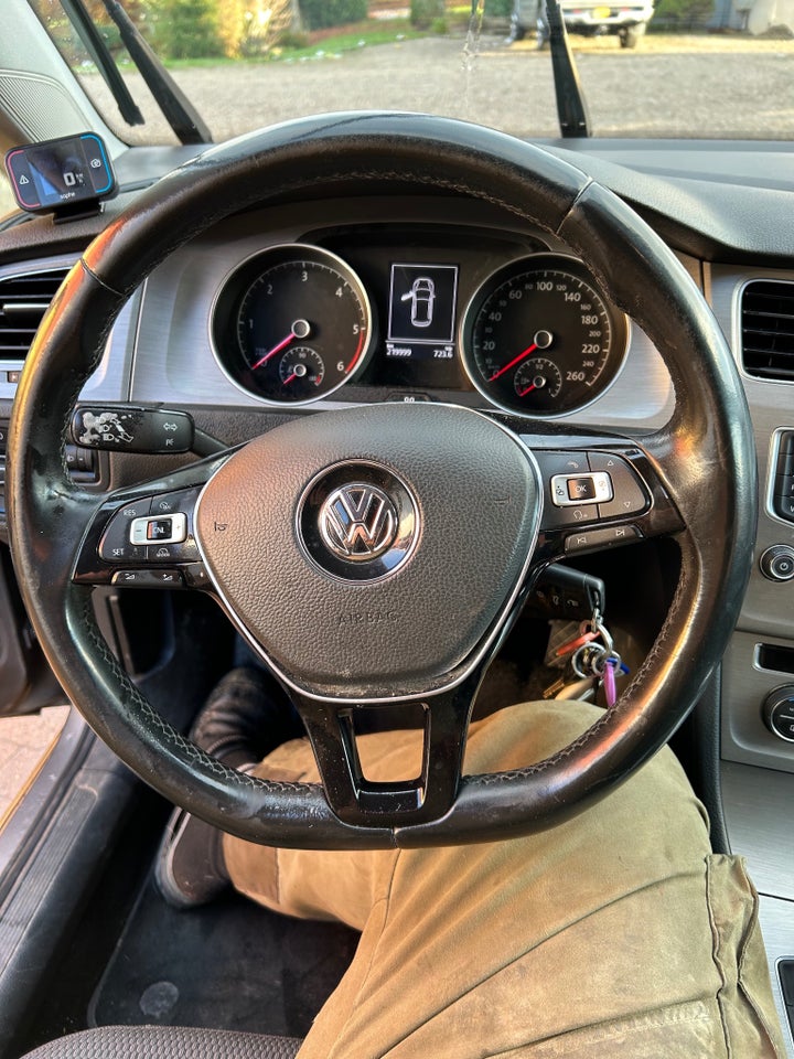 VW Golf VII 1,6 TDi 110 Comfortline Variant DSG BM 5d